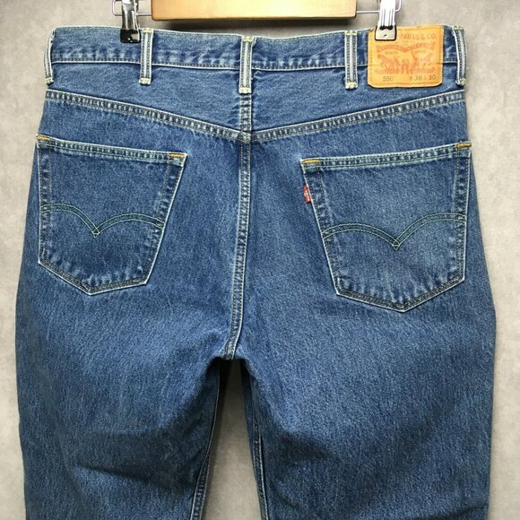 Levis Mens Jeans 550 Relaxed Fit Blue size 38x30 Cotton Denim Zipper Fly - Picture 1 of 10